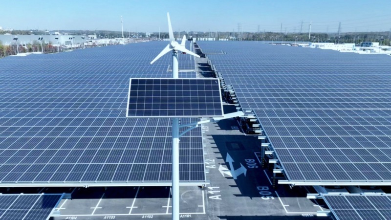 全力以赴，加速未來 專訪寶馬集團董事長齊普策，探索電動化轉型與太陽能技術融合之路